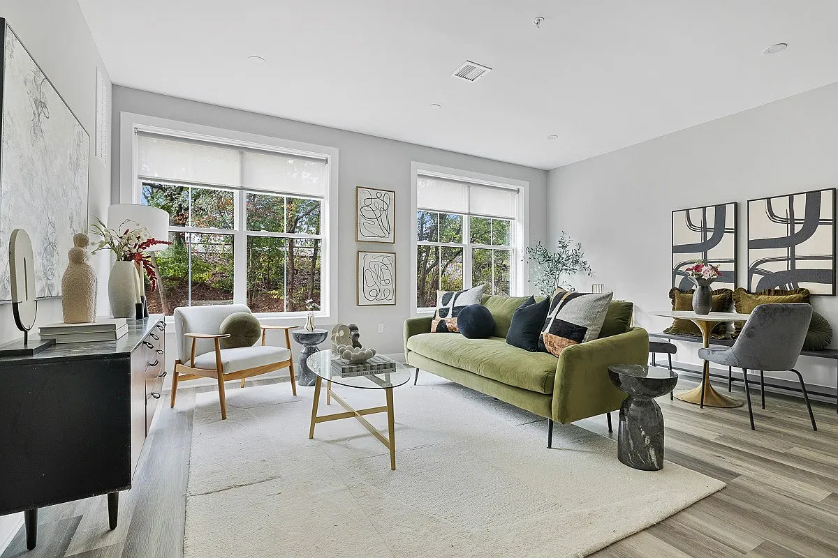 Clifton & Co — Photo 2