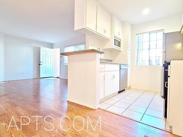 3760 3rd Ave #1E — Photo 2