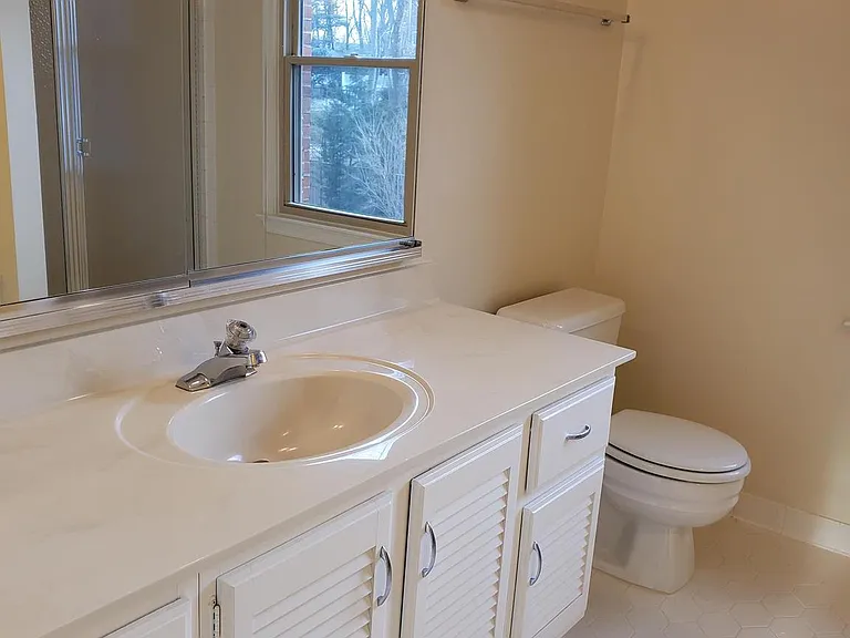 15322 Manor Village Ln — Photo 7