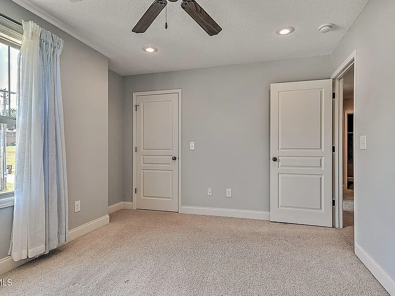 1092 Aberlea Valley Cir — Photo 31