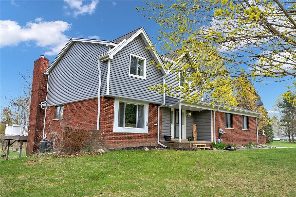 5089 Country Squire Rd photo 1