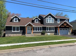 237 N Pine St, Massapequa, NY