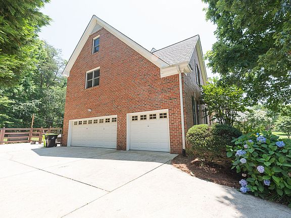 3rd image of 6110 Chalet Dr