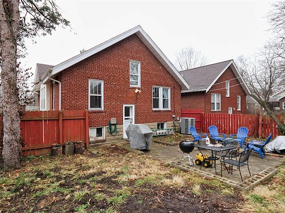 5th image of 7251 Carlyle Ave