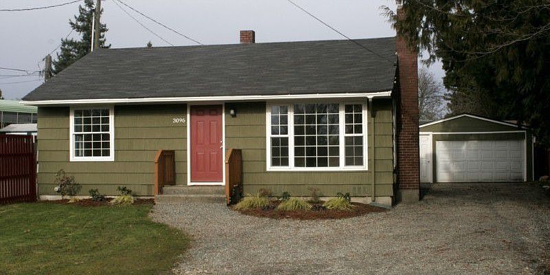 This charming 2 bedroom bungalow has been newly updated. Light and bright with lots of windows.
