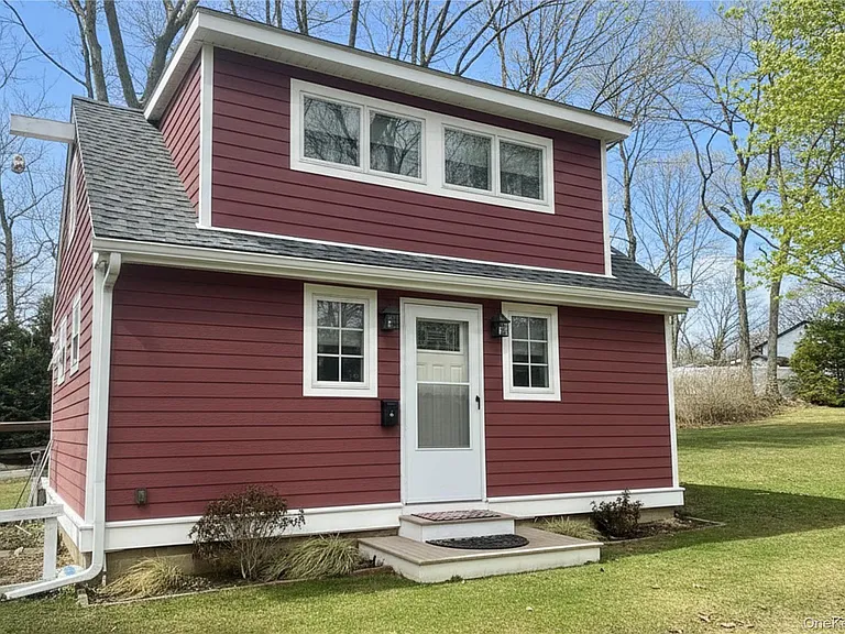 81 Daly Rd — Photo 1