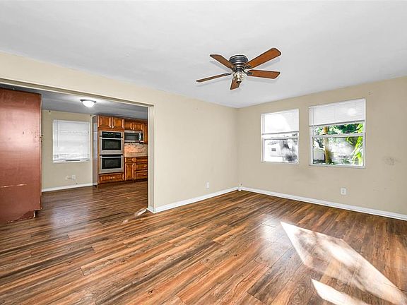 5th image of 504 Belmont St