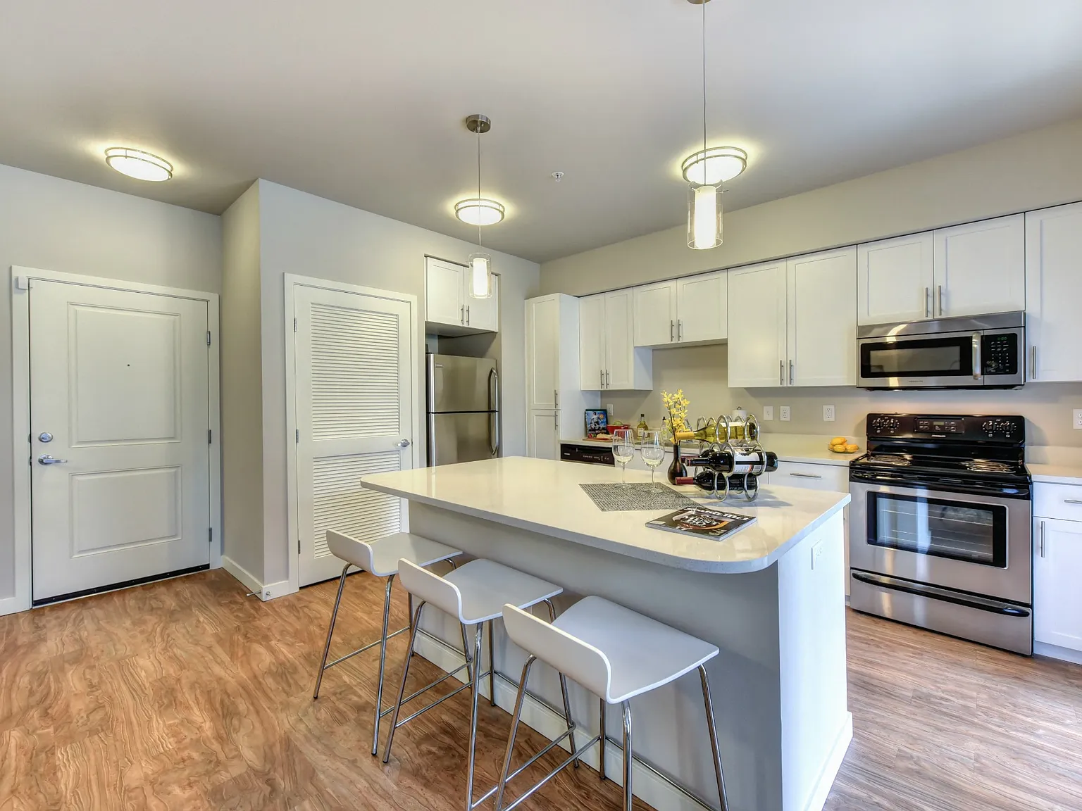 Madison Bellevue Apartments — Photo 2