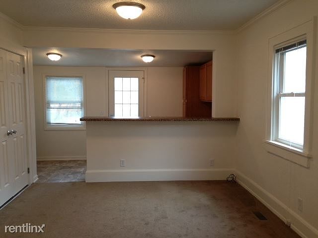 2905 50th LR to Kit IMG_0318