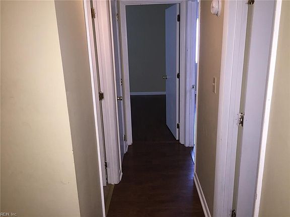 4th image of 577 Ayrshire Way APT E