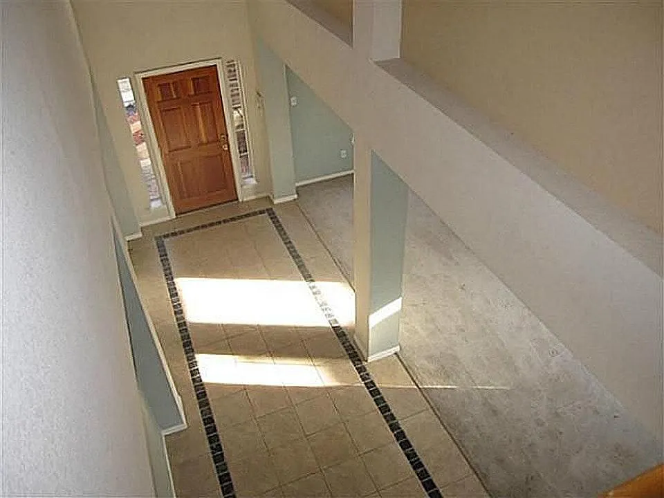 4 bed, 3139 sqft, $3,100 — Photo 2