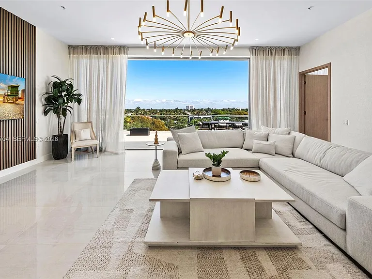 246 NE 6th Ave #PENTHOUSE — Photo 7