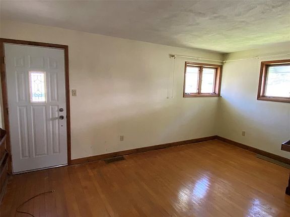 2nd image of 206 Lee Ave