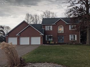 1311 S Golf Ln, Oak Harbor, OH 43449