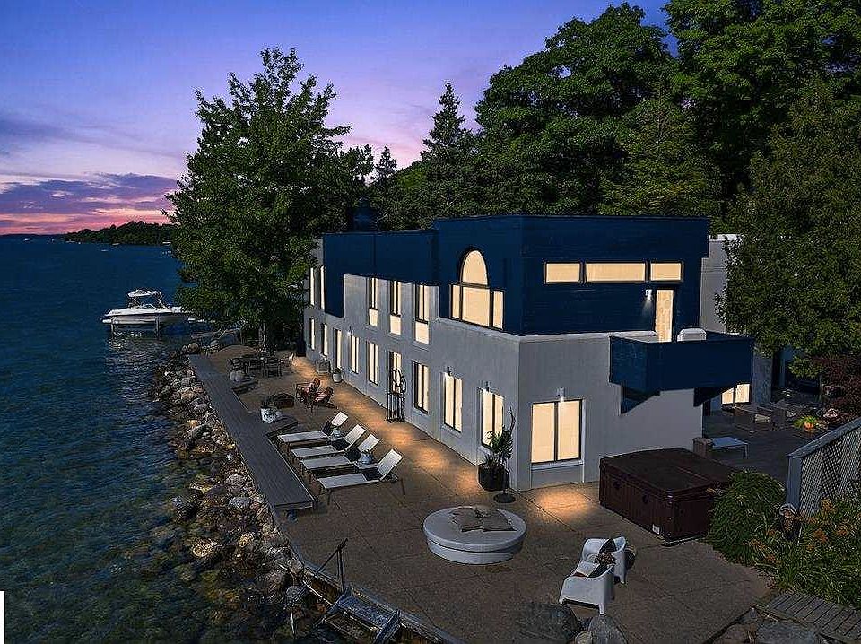 9491 Peninsula Dr, Traverse City, MI 49686 Zillow