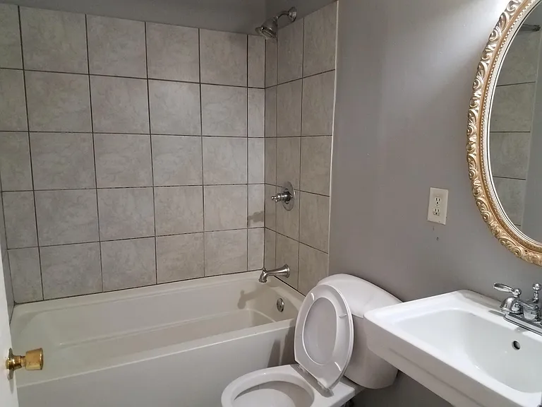 1720 Cumberland Valley Dr SE — Photo 2