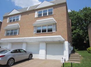 1975 Ambassador St, Philadelphia, PA 19115