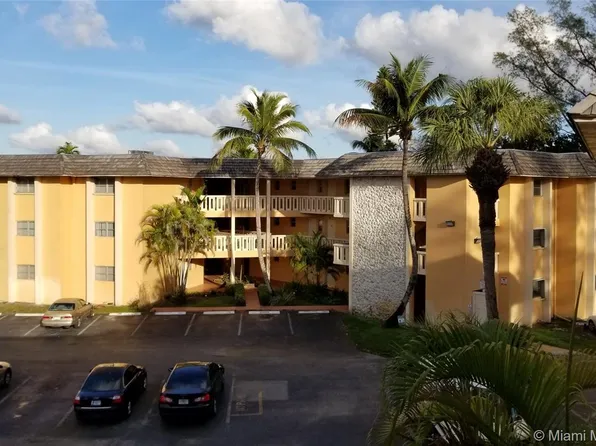 7430 Miami Lakes Dr #302, Hialeah, FL 33014