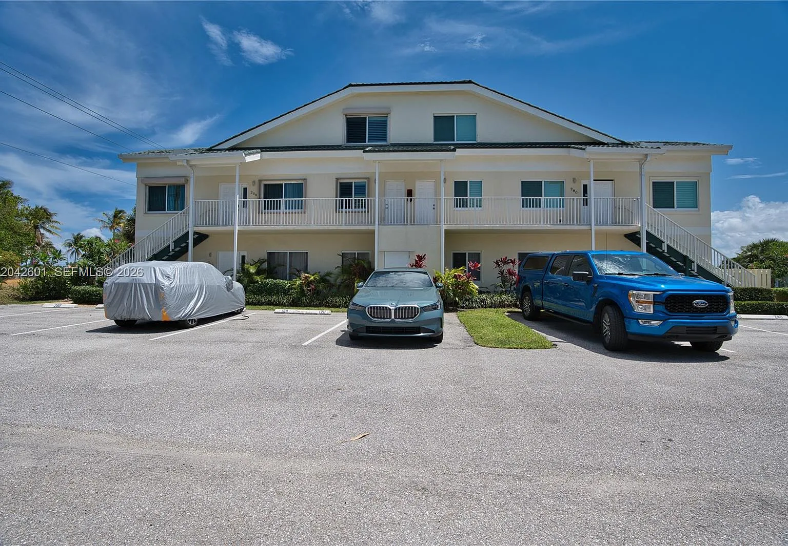 3 bed, 1640 sqft, $12,000 — Photo 1