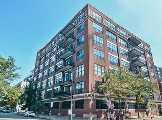 850 W Adams St APT 2B, Chicago, IL 60607