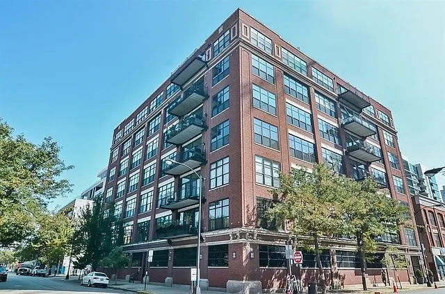 850 W Adams St APT 2B photo 1