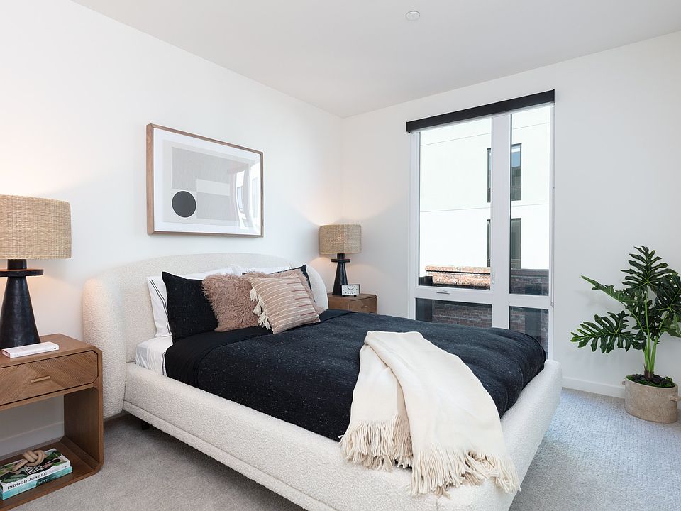 pacious bedroom at Star Harbor Apartments & Townhomes in Alameda, CA.