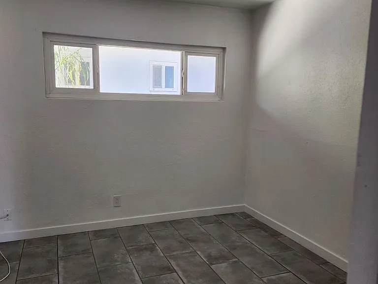 1422 S Casino Center Blvd — Photo 16