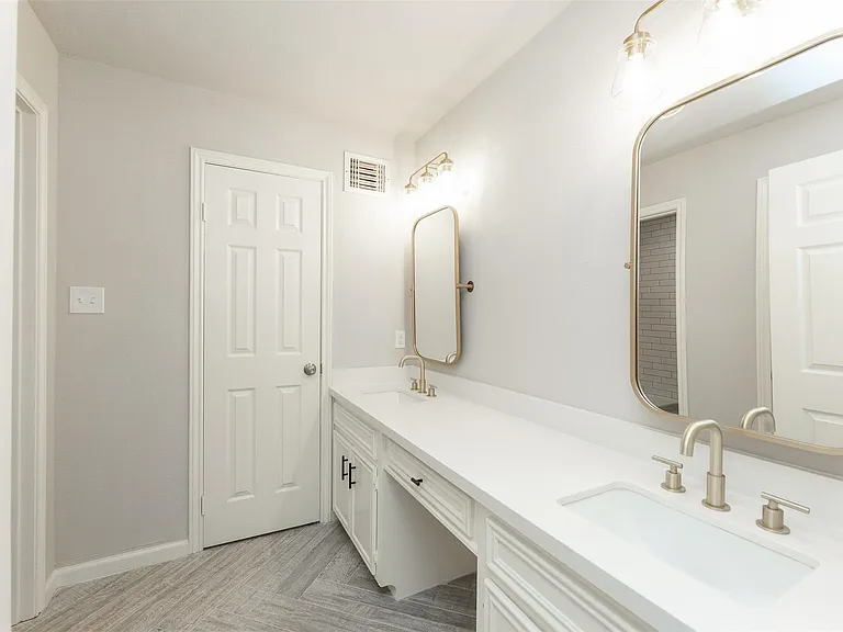 21402 Park Royale Dr — Photo 12