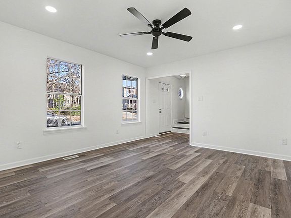 3rd image of 4311 White Cliff Ln