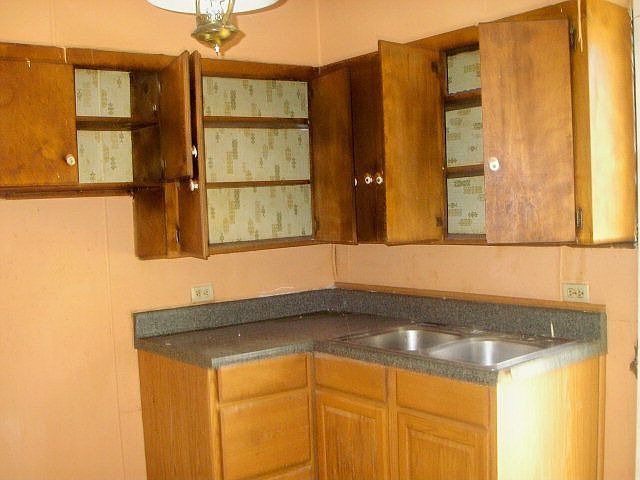 2nd image of 832 N 7th Ave