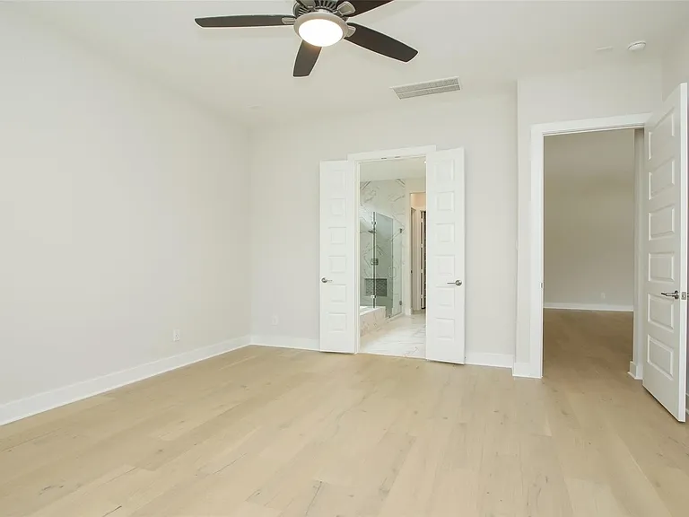 8018 Hingham Ln — Photo 23