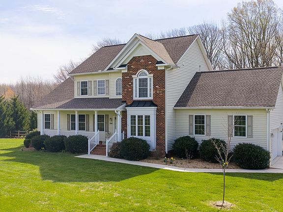 2nd image of 240 Poplar Rd