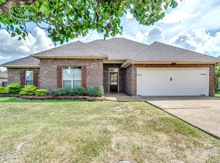218 Crescent Ridge Dr, Madison, MS 39110