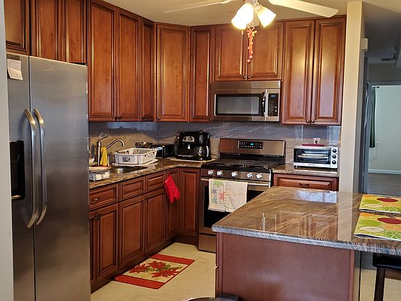 4th image of 44 Debbie St #12B