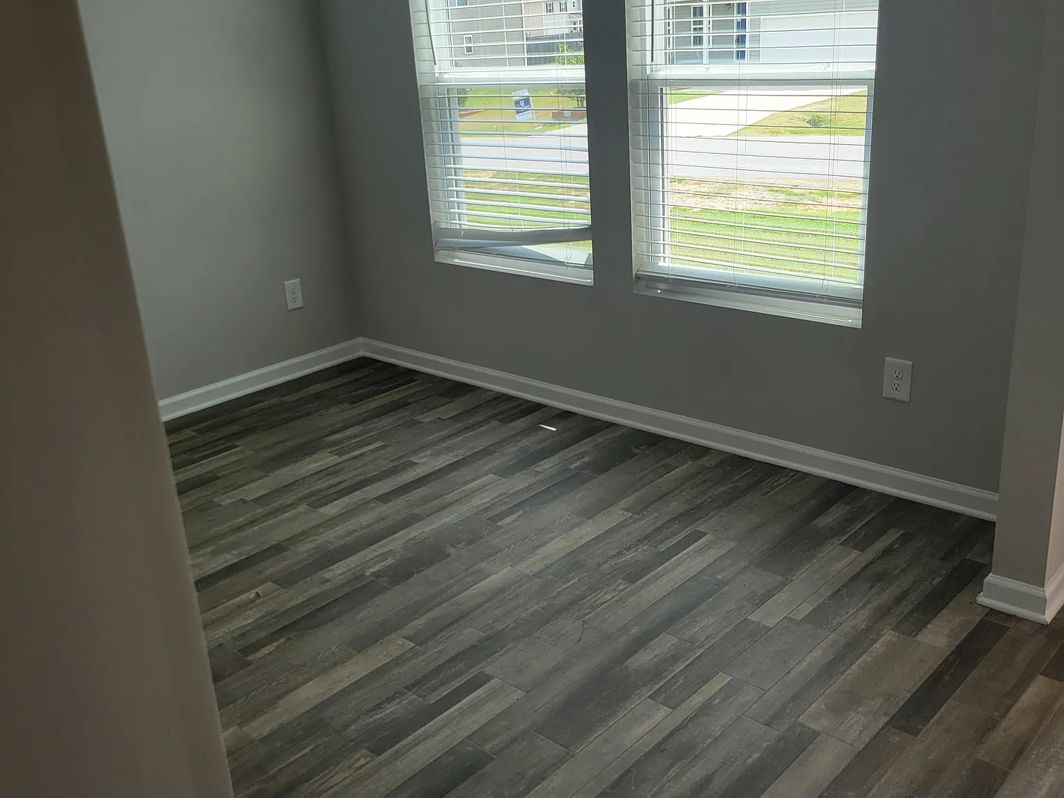 5 bed, 2217 sqft, $2,295 — Photo 3