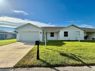 628 Falls Ln, Lehigh Acres, FL 33974