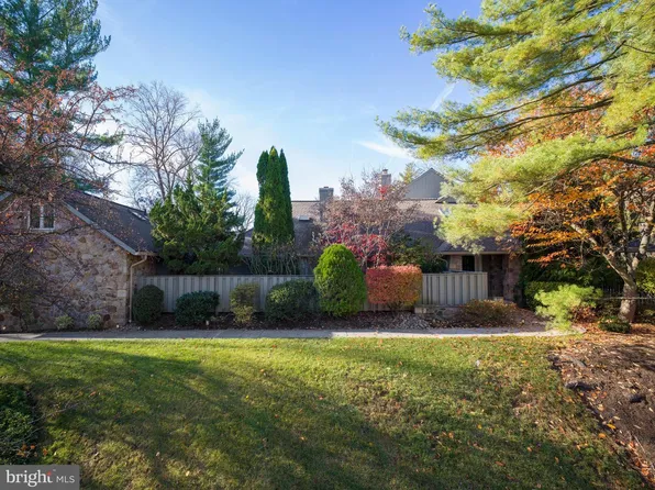 1270 Round Hill Rd, Bryn Mawr, PA 19010