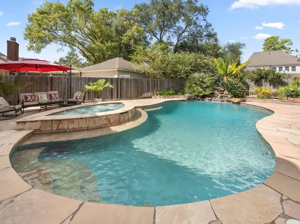 4447 Balboa Dr, Sugar Land, TX 77479