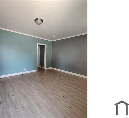 1206 W 60th Pl — Photo 2
