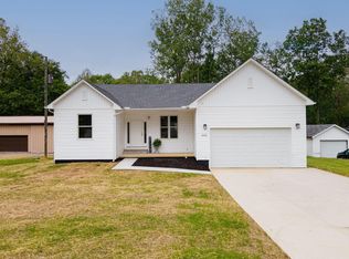 445 Linnville Rd SE, Heath, OH 43056
