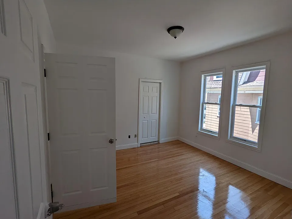 4 Euclid Ave #3