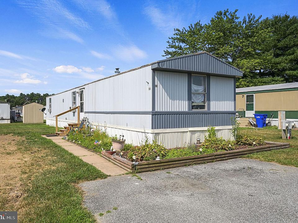 1st image of 411 Balsam Dr #411