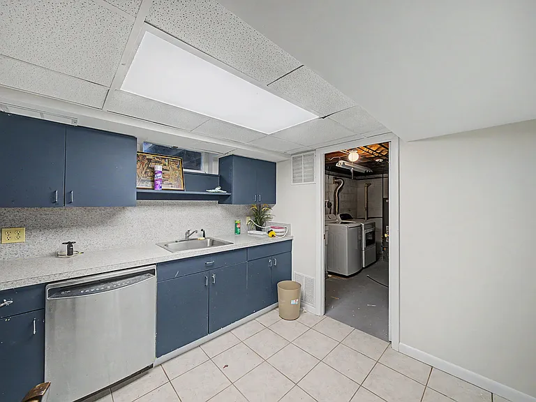 35-10 Lindsay Rd — Photo 31