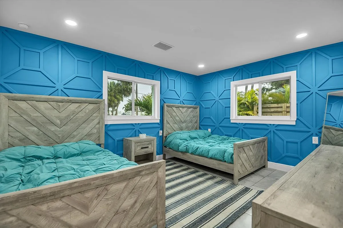 5 bed, 3126 sqft, $17,000 — Photo 3