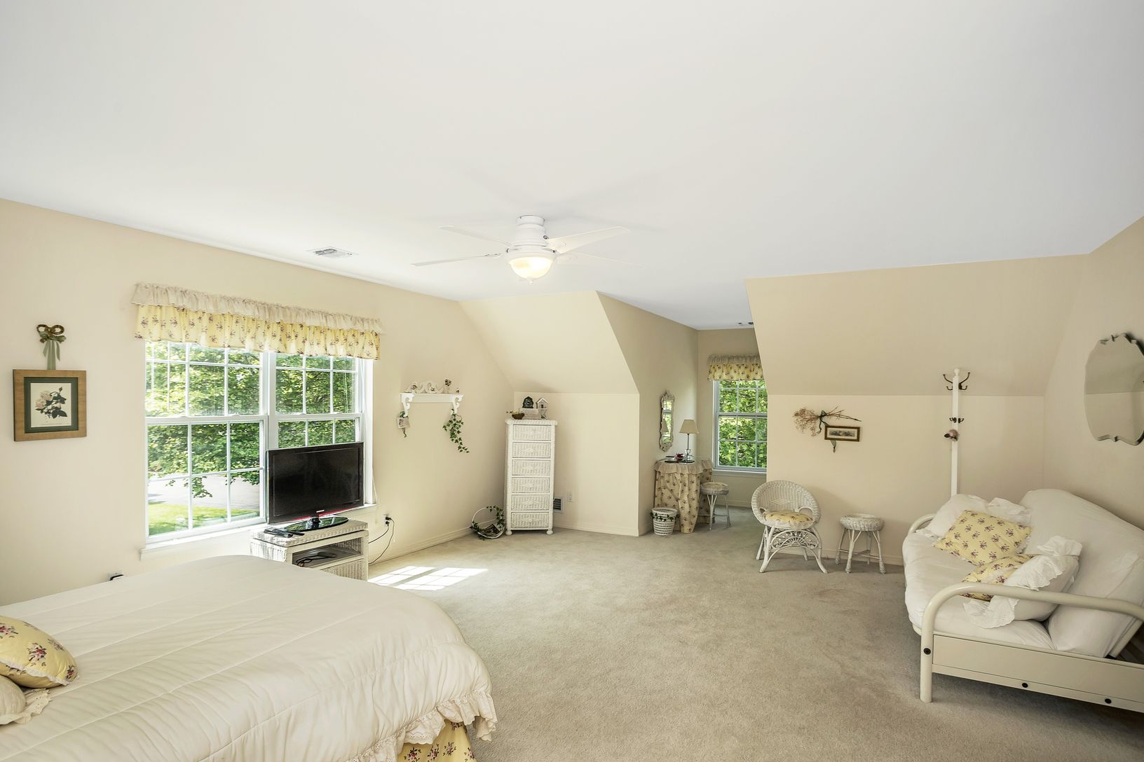  Very Large Bedroom #3