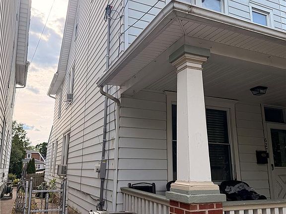 2nd image of 627 4th Ave