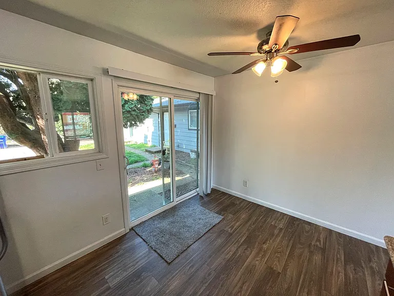 Fantastic 1 Bedroom Apartment in St Johns with Updated Kitchen — Photo 7