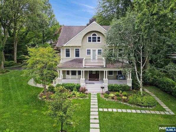 24 Westervelt Ave, Tenafly, NJ 07670