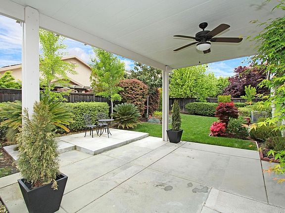 2nd image of 2165 Eastwood Dr