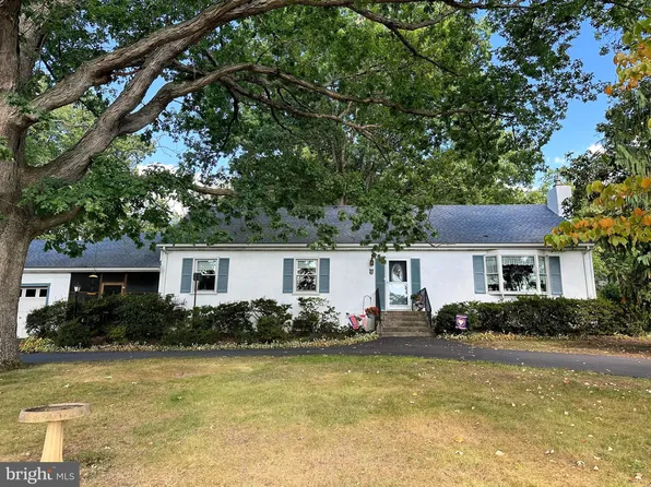 2078 Fruitville Rd, East Greenville, PA 18041